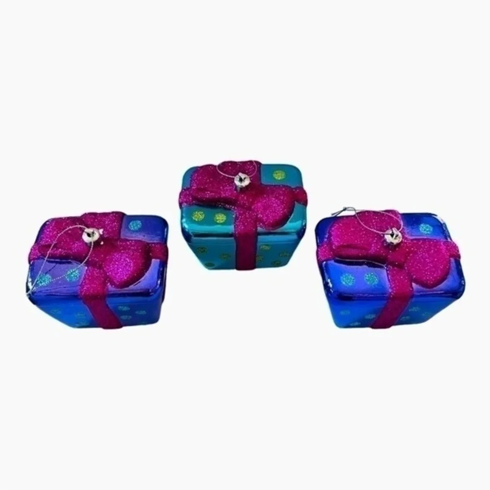 Pier 1 Gift Christmas Ornament Set 4